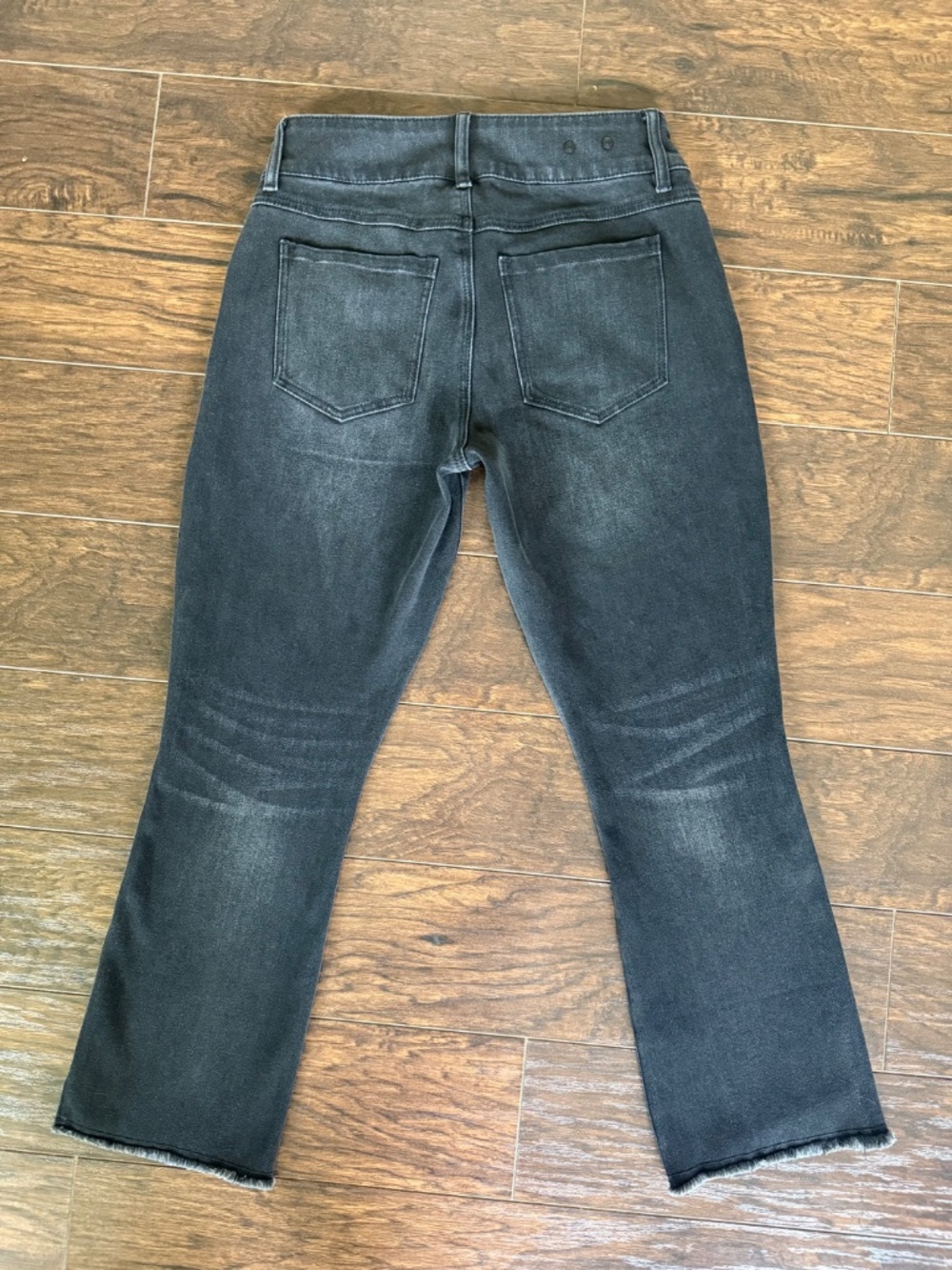 CAbi Black Hi-Low Crop Jeans Size 4 Stretch Denim EUC - Picture 2 of 10